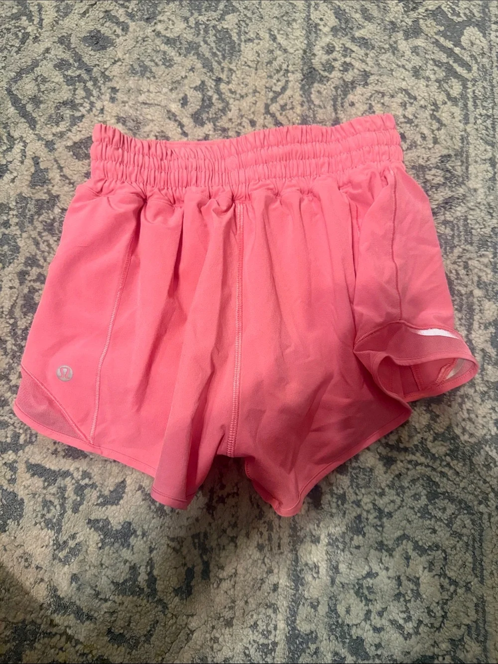 Hotty Hot High-rise 2.5” shorts in Black Sakura Pink